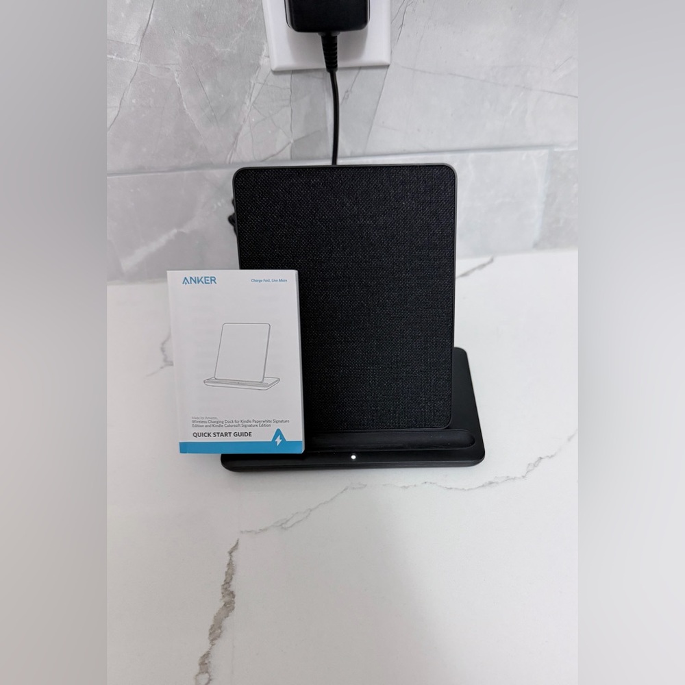 Anker Black kindle signature charging station